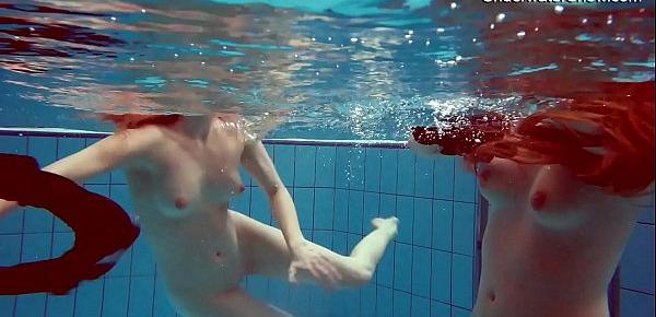  Diana and Simonna hot lesbians underwater